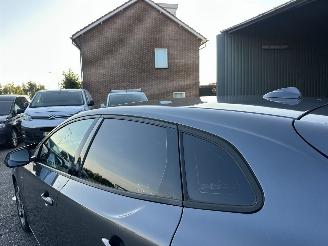 Volvo V-40 1.6 D2 114pk 6-bak Momentum - navi - camera - velgen - sfeerverl - getint glas - pdc - rijdbaar picture 86