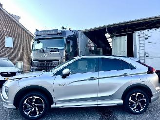 Unfallwagen Mitsubishi Eclipse Cross 2.4 PHEV Plug-In Hybr aut 4WD Exec - nap - 2023/3