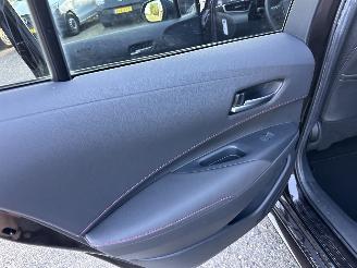 Toyota Corolla Touring Sports 2.0 Hybrid 184pk aut + f1 Executive - nap - pano - head up - keyless - front + line + side assist - kuipstoelen picture 52