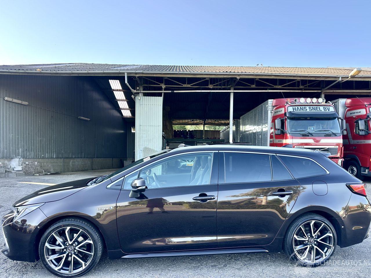 Toyota Corolla Touring Sports 2.0 Hybrid 184pk aut + f1 Executive - nap - pano - head up - keyless - front + line + side assist - kuipstoelen