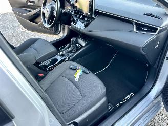 Toyota Corolla 1.8 Hybrid 148pk aut first edition sedan - navi - camera - stuurverw - keyless - front + line + side assist picture 16