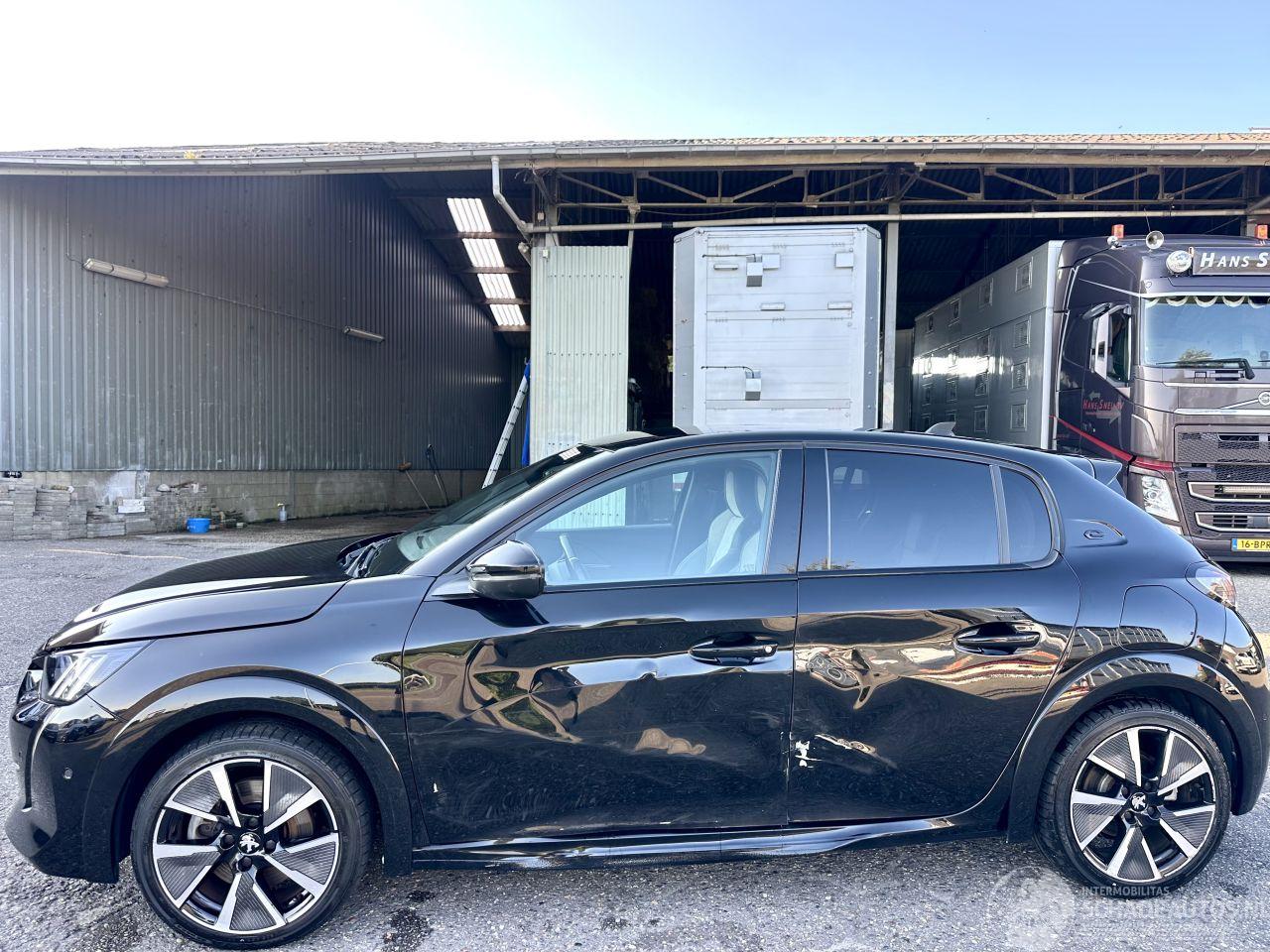 Peugeot e-208 EV 50kWh Aut 136pk GT-Line - navi - camera - carplay - virtual - sfeerverl - line + side assist - keyless