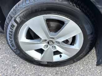 Skoda Scala 1.0 TSI 110pk 6-bak Ambition - nap - 1e eig - navi - virtual - front + line assist - trekh - pdc - all season picture 82
