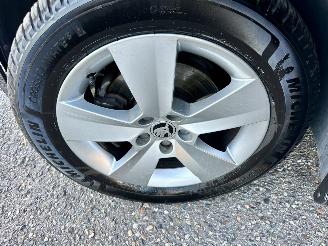 Skoda Scala 1.0 TSI 110pk 6-bak Ambition - nap - 1e eig - navi - virtual - front + line assist - trekh - pdc - all season picture 80