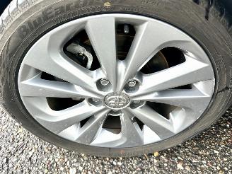 Toyota Auris Touring Sports Gereserveerd 1.8 Hybrid aut 123pk L.Pro Exe - nap - pano - xenon - navi - camera - keyless - bearlock - pdc v+a picture 80