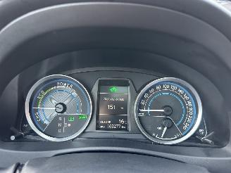 Toyota Auris Touring Sports Gereserveerd 1.8 Hybrid aut 123pk L.Pro Exe - nap - pano - xenon - navi - camera - keyless - bearlock - pdc v+a picture 17