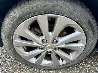 Toyota Auris Touring Sports Gereserveerd 1.8 Hybrid aut 123pk L.Pro Exe - nap - pano - xenon - navi - camera - keyless - bearlock - pdc v+a picture 76