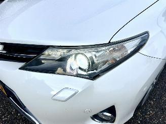 Toyota Auris Touring Sports Gereserveerd 1.8 Hybrid aut 123pk L.Pro Exe - nap - pano - xenon - navi - camera - keyless - bearlock - pdc v+a picture 7