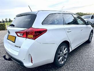 Toyota Auris Touring Sports Gereserveerd 1.8 Hybrid aut 123pk L.Pro Exe - nap - pano - xenon - navi - camera - keyless - bearlock - pdc v+a picture 5