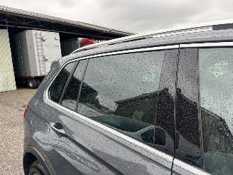 Volkswagen Tiguan 1.5 TSI 150pk aut + f1 R-Line - pano - virtual - stuurverw - leer + stoelverw - line + front + side + park assist picture 106