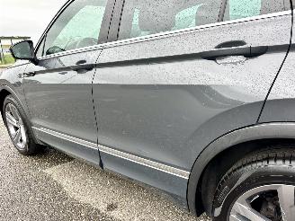 Volkswagen Tiguan 1.5 TSI 150pk aut + f1 R-Line - pano - virtual - stuurverw - leer + stoelverw - line + front + side + park assist picture 109