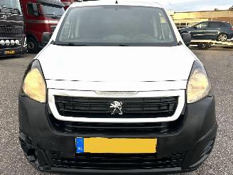 Peugeot Partner 120 1.6 BlueHDi 75pk euro.6 Premium - 136dkm nap - 3 pers - airco - cruise - klapdeuren - schuifdeur picture 3