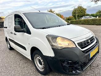 Peugeot Partner 120 1.6 BlueHDi 75pk euro.6 Premium - 136dkm nap - 3 pers - airco - cruise - klapdeuren - schuifdeur picture 4