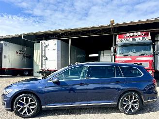 Vaurioauto  passenger cars Volkswagen Passat 1.4 TSI GTE 156pk aut Highline variant - pano - massage - stoelverw - trekh - navi - front assist 2015/12