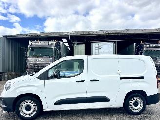 Opel Combo 1.5D 102pk 6-bak L2/H1 Edition - nap - 1e eig - 2x schuifdeur - klapdeuren - airco - cruise - pdc picture 2
