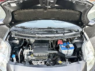 Toyota Yaris 1.3 VVT-I 87pk Sol MMT Automaat Follow me 5drs - navi - airco - bleutooth - 80dkm - elektr ramen v + spiegels picture 56