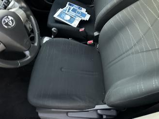 Toyota Yaris 1.3 VVT-I 87pk Sol MMT Automaat Follow me 5drs - navi - airco - bleutooth - 80dkm - elektr ramen v + spiegels picture 34