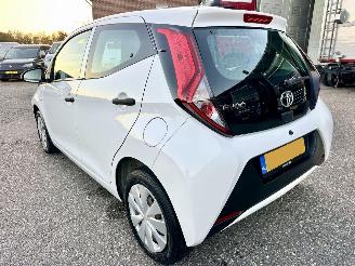 Toyota Aygo 1.0 VVT-i 72pk X-Fun 5drs - 39dkm nap - 1e eig - airco - cruise - esp - elektr ramen - rijdbaar picture 7