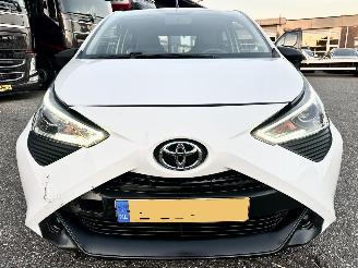 Toyota Aygo 1.0 VVT-i 72pk X-Fun 5drs - 39dkm nap - 1e eig - airco - cruise - esp - elektr ramen - rijdbaar picture 3