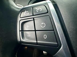 Volvo V-40 2.0 D4 230pk 6-bak R-Design - xenon - getuned - leer - navi - stoelverw - lmv - memory pakket picture 30