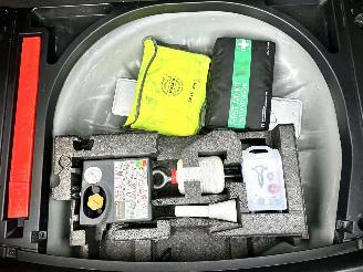 Volvo V-40 2.0 D4 230pk 6-bak R-Design - xenon - getuned - leer - navi - stoelverw - lmv - memory pakket picture 53