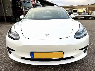 Tesla Model 3 60kWh 238pk aut Standard RWD Plus - pano - nap - navi - camera - leer - stoelverw - pdc v+a - self driving picture 3