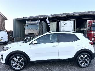 uszkodzony samochody osobowe Kia Stonic 1.0 T-GDi MHEV 101pk GT-Line - nap - 1e eig - navi - camera - 1/2 leer - stuur + stoelverw - keyless entry + start 2024/1
