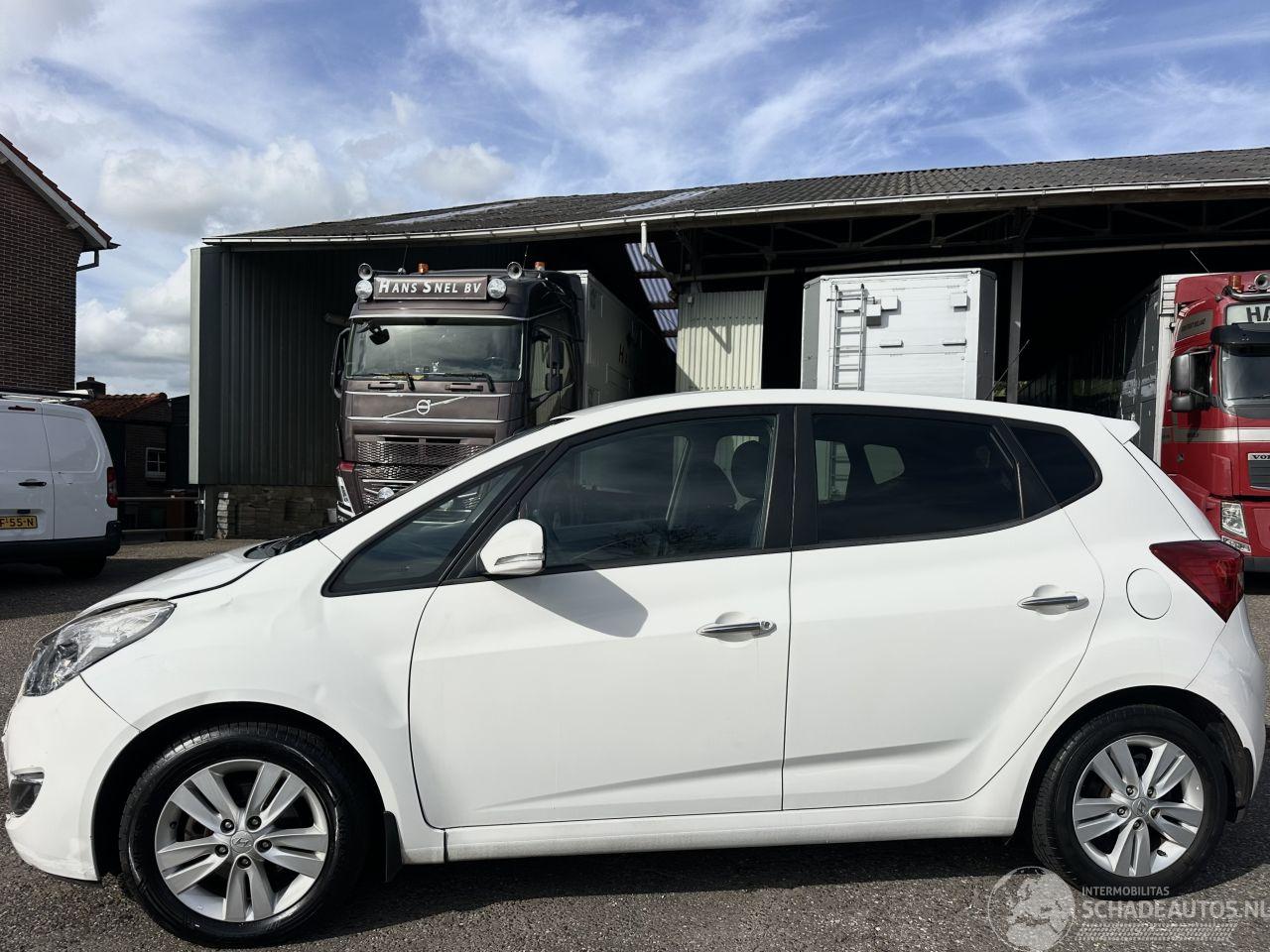 Hyundai Ix20 1.6i i-Vision 125pk Automaat - 76dkm nap - navi - dvd - camera - pdc - clima - cruise - aux - usb