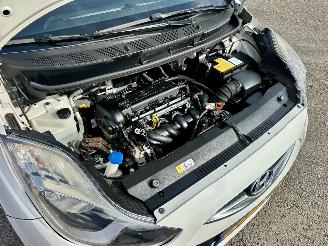 Hyundai Ix20 1.6i i-Vision 125pk Automaat - 76dkm nap - navi - dvd - camera - pdc - clima - cruise - aux - usb picture 76