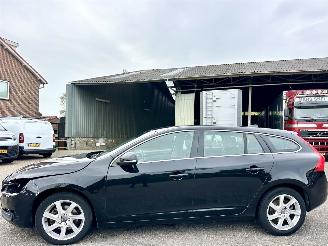 skadebil auto Volvo V-60 1.6 T3 150pk aut. Momentum - 144dkm nap - navi - clima - cruise - lmv - pdc - trekh - 2e eig 2015/5