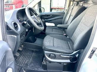 Mercedes Vito 111 CDI 114pk 6-bak Lang - nap - 1e eig - 3pers - navi - camera - airco - trekh - euro6 - licht + regens picture 40