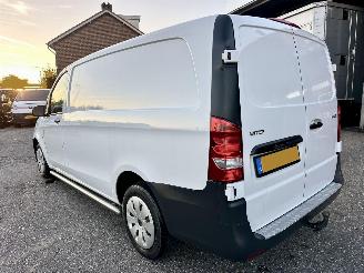 Mercedes Vito 111 CDI 114pk 6-bak Lang - nap - 1e eig - 3pers - navi - camera - airco - trekh - euro6 - licht + regens picture 7