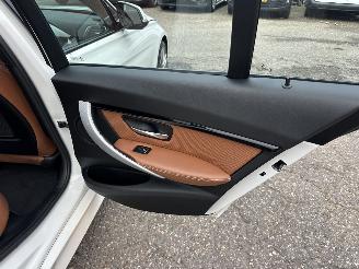 BMW 3-serie 330e High Exe M-Sport - 140dkm nap - head up - cognac leer - stoelverw - clima - alarm - 2x laadkabels picture 36