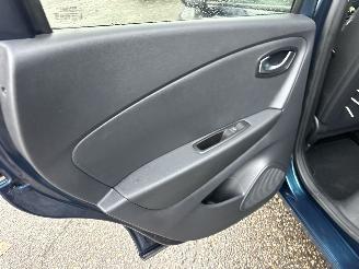 Renault Captur 1.2 TCe 120pk aut Intens - 56dkm nap - 1e eig - keyless - navi - camera - park assist - clima + cruise picture 33