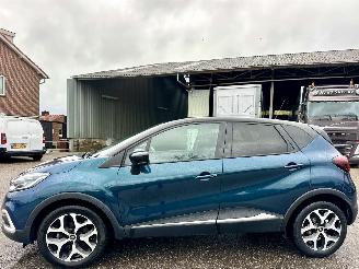damaged passenger cars Renault Captur 1.2 TCe Intens 2018/1