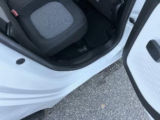 Renault Twingo 1.0 SCe 71pk Collection - 13dkm nap - 1e eig - airco - cruise - elektr pakket - led - aux - usb picture 12