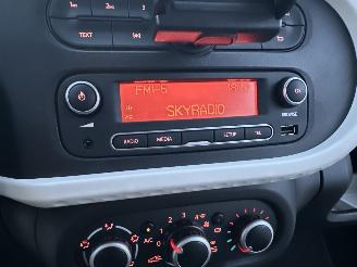 Renault Twingo 1.0 SCe 71pk Collection - 13dkm nap - 1e eig - airco - cruise - elektr pakket - led - aux - usb picture 20