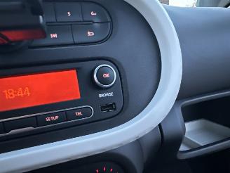Renault Twingo 1.0 SCe 71pk Collection - 13dkm nap - 1e eig - airco - cruise - elektr pakket - led - aux - usb picture 34