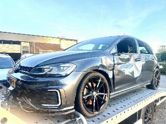 Volkswagen Golf GTE 1.4 TSI PHEV 225pk aut + f1 - pano - 90dkm - navi - carplay - stoelverw - keyless entry + start picture 2