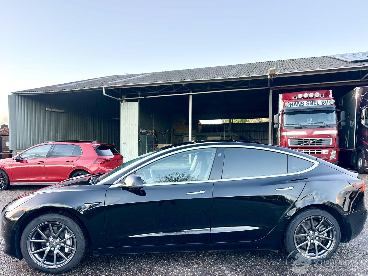 Tesla Model 3 Gereserveerd standard rwd plus 60kWh 238pk aut - pano - nap - leer - stoelverw - 3x camera - full self driving 3