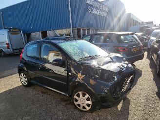 Schadeauto Peugeot 107 5 drs 50kw  cool edition 2012/2