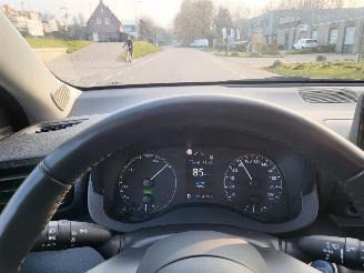 Mazda 2 Mazda 2 Hybrid autom 1.5 Agile ( Toyota Yaris) 48000km nwpr € 25000 picture 3