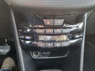 Peugeot 2008 AUTOMAAT  2008 1.2 PureTech Allure 1e eigenaar DE MOOISTE VAN NEDERLAND picture 17