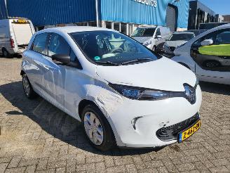 Damaged car Renault Zoé ZOE Q90 Bose Quickcharge 41 kWh RIJDBAAR HUURACCU 2018/2
