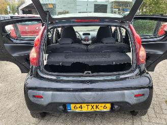 Peugeot 107 Peugeot 107 1.0 Active goed rijden en goede airco picture 8