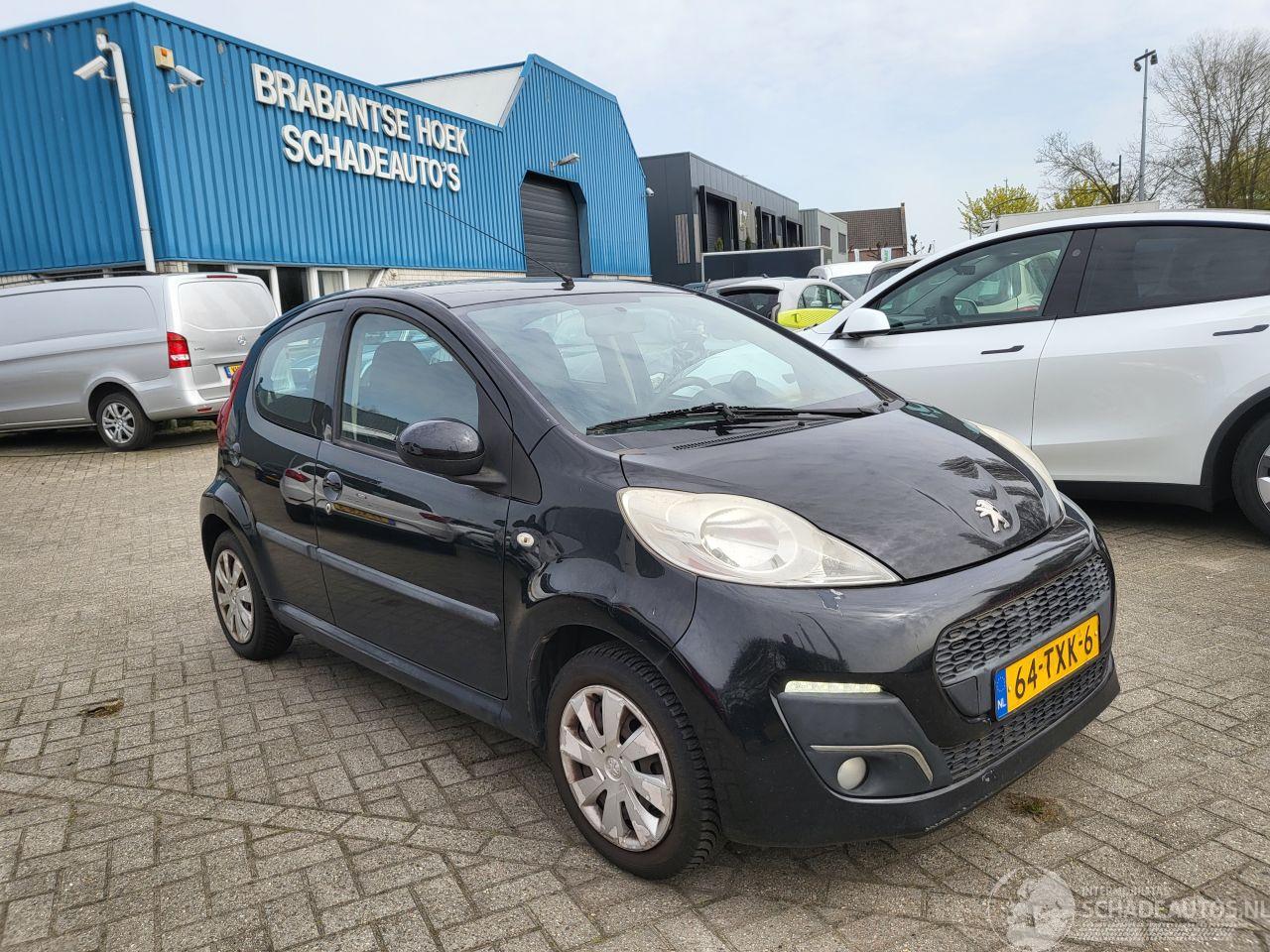 Peugeot 107 Peugeot 107 1.0 Active goed rijden en goede airco