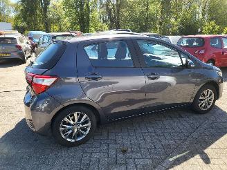 Toyota Yaris 1.0 VVT-i Active  Cool 5drs  rijdbaar picture 5
