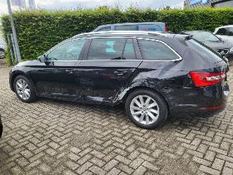 Skoda Superb Superb Combi 1.5 TSI ACT Business Edition Plus rijdbaar picture 6
