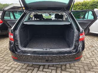 Skoda Superb Superb Combi 1.5 TSI ACT Business Edition Plus rijdbaar picture 17