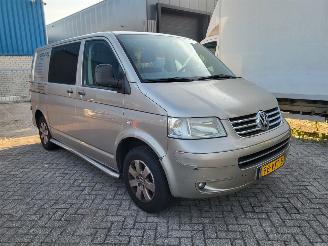 krockskadad bil auto Volkswagen Transporter 128 KW AUT 2.5 TDI Trendline DOUBLE CAB 2009/2